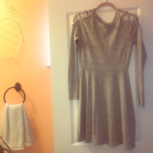 Alya Dresses & Skirts - *NWOT* Cozy Dress